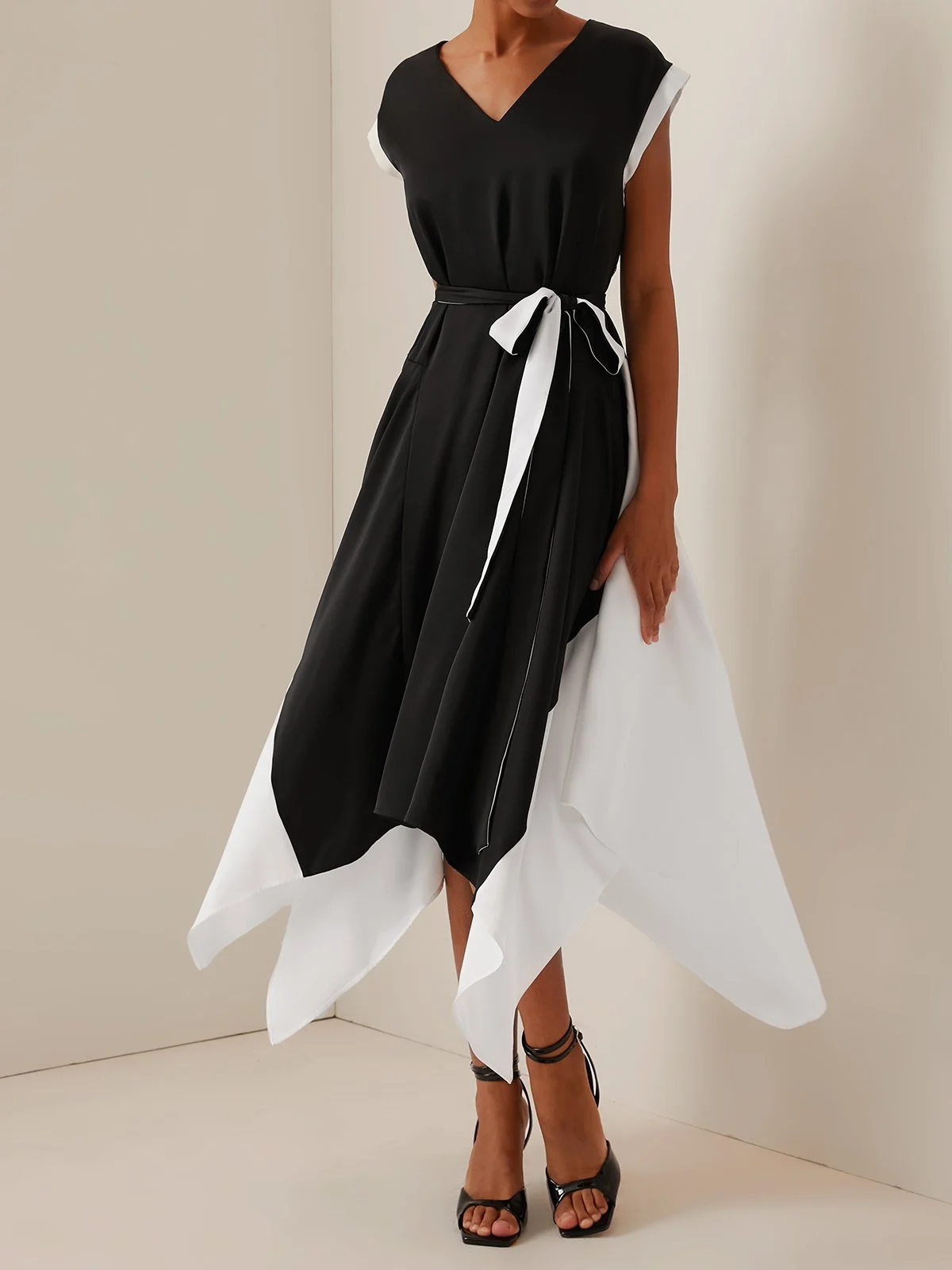 Black-white V Neck Short Sleeve Tie Waist Midi Dress