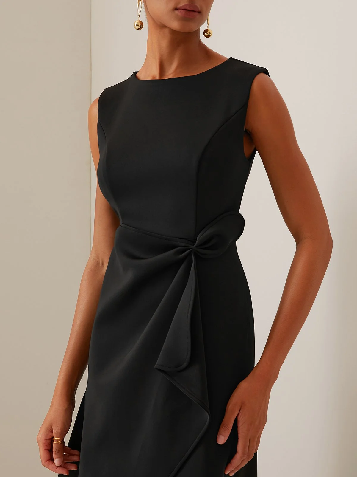 Black Sleeveless Midi Elegant A-line Dress with Waist Twist for Day-to-Night