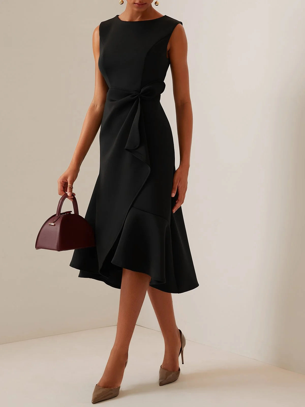 Black Sleeveless Midi Elegant A-line Dress with Waist Twist for Day-to-Night