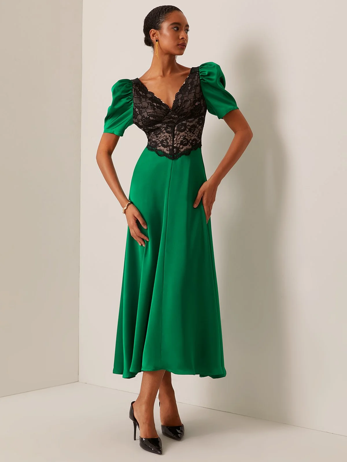 Green Lace Short Sleeve A-Line Maxi Dress