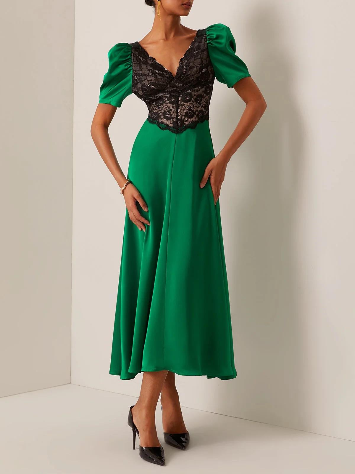 Green Lace Short Sleeve A-Line Maxi Dress