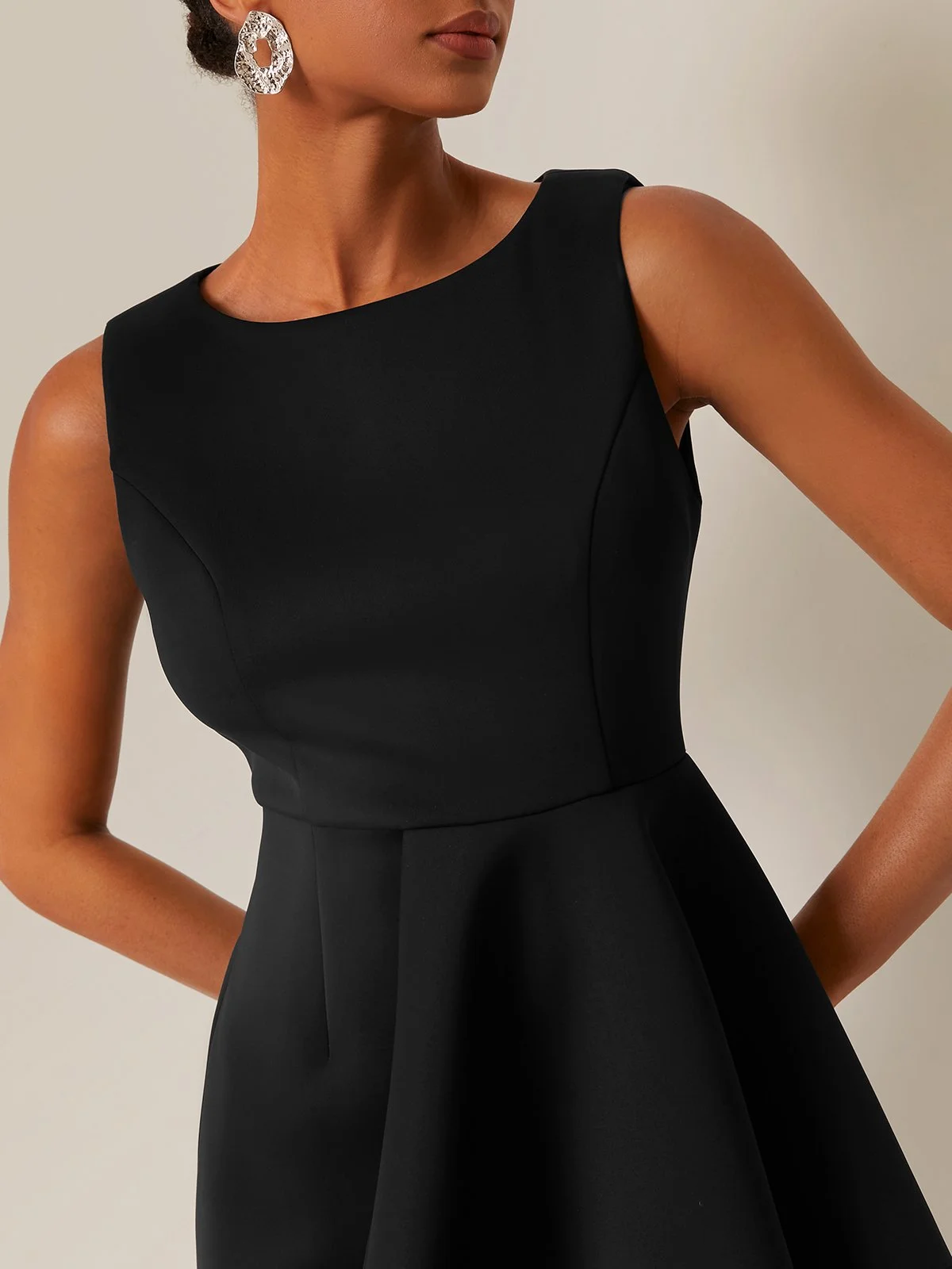 Black Ruffled Sleeveless Sheath Mini Dress