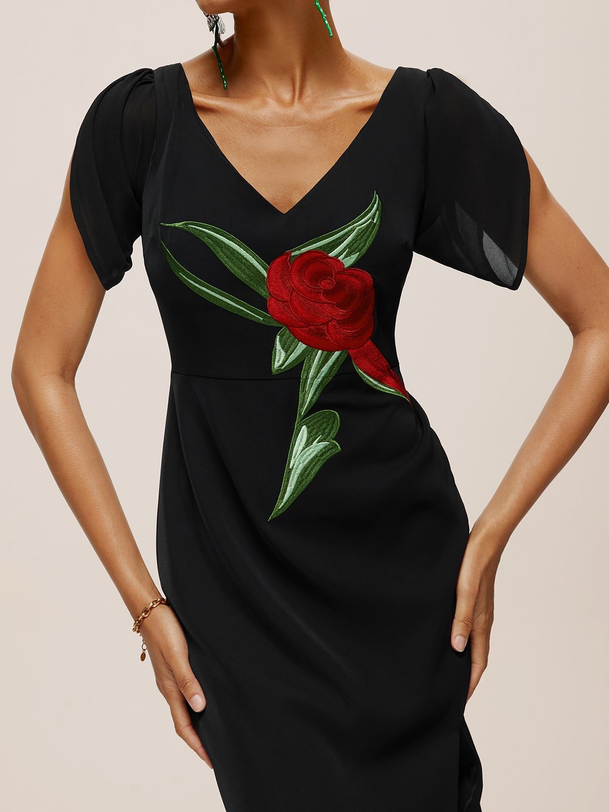 Black Floral Embroideried V Neck Sleeveless Slit Sheath Midi Dress