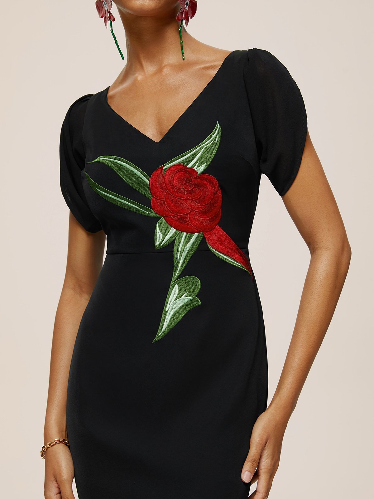 Black Floral Embroideried V Neck Sleeveless Slit Sheath Midi Dress