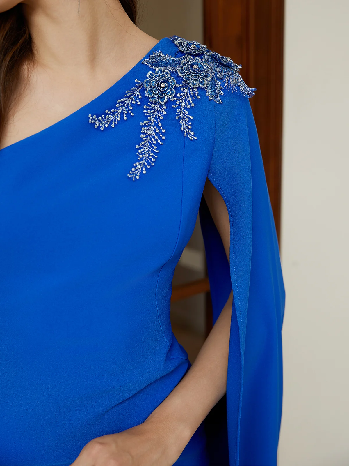 Blue Applique Asymmetric Classic One Shoulder Sleeveless Sheath Midi Dress