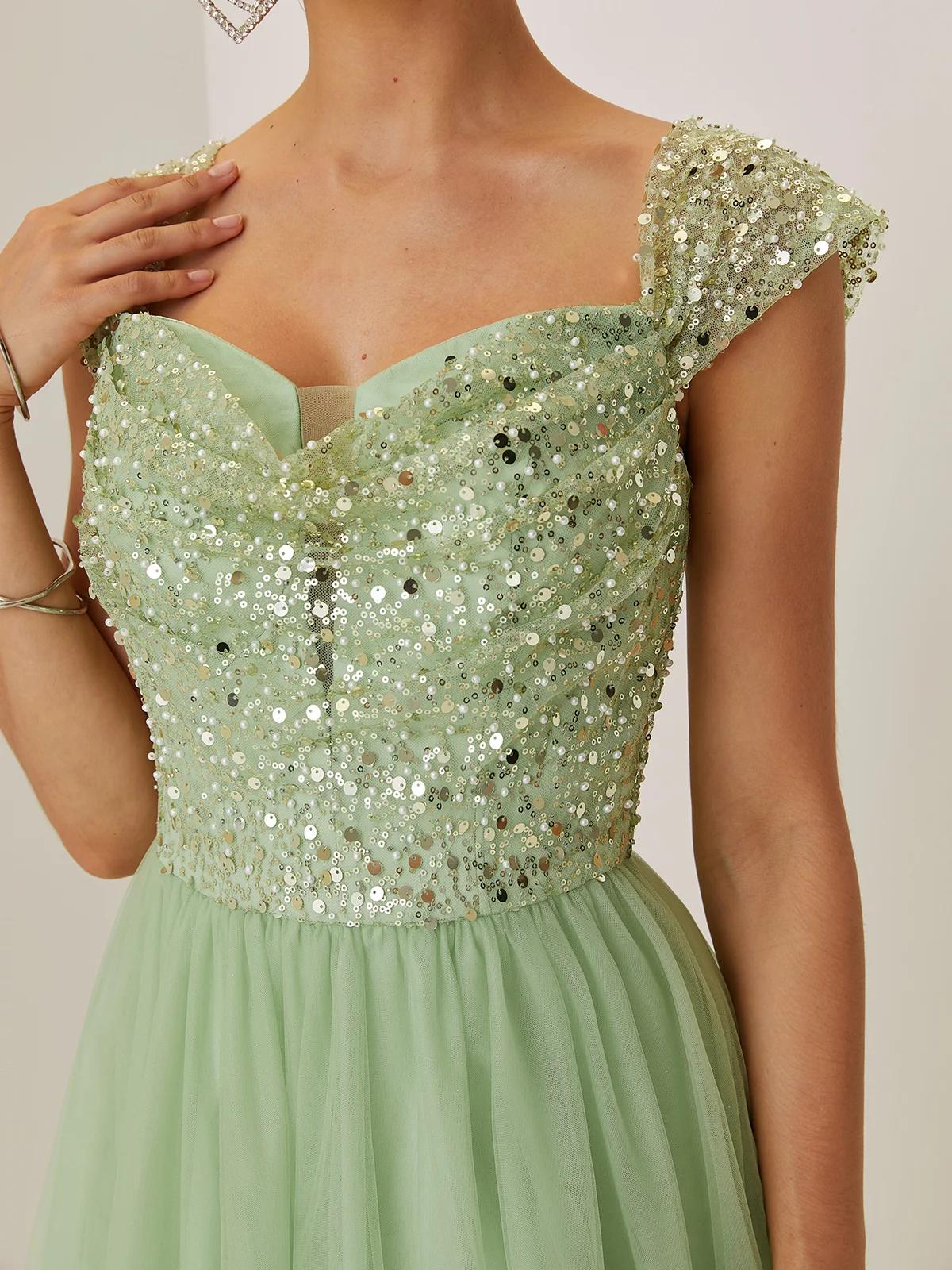 Green Glitter Ruched Prom Dress Sweetheart Neckline Sleeveless A-Line Maxi Dress