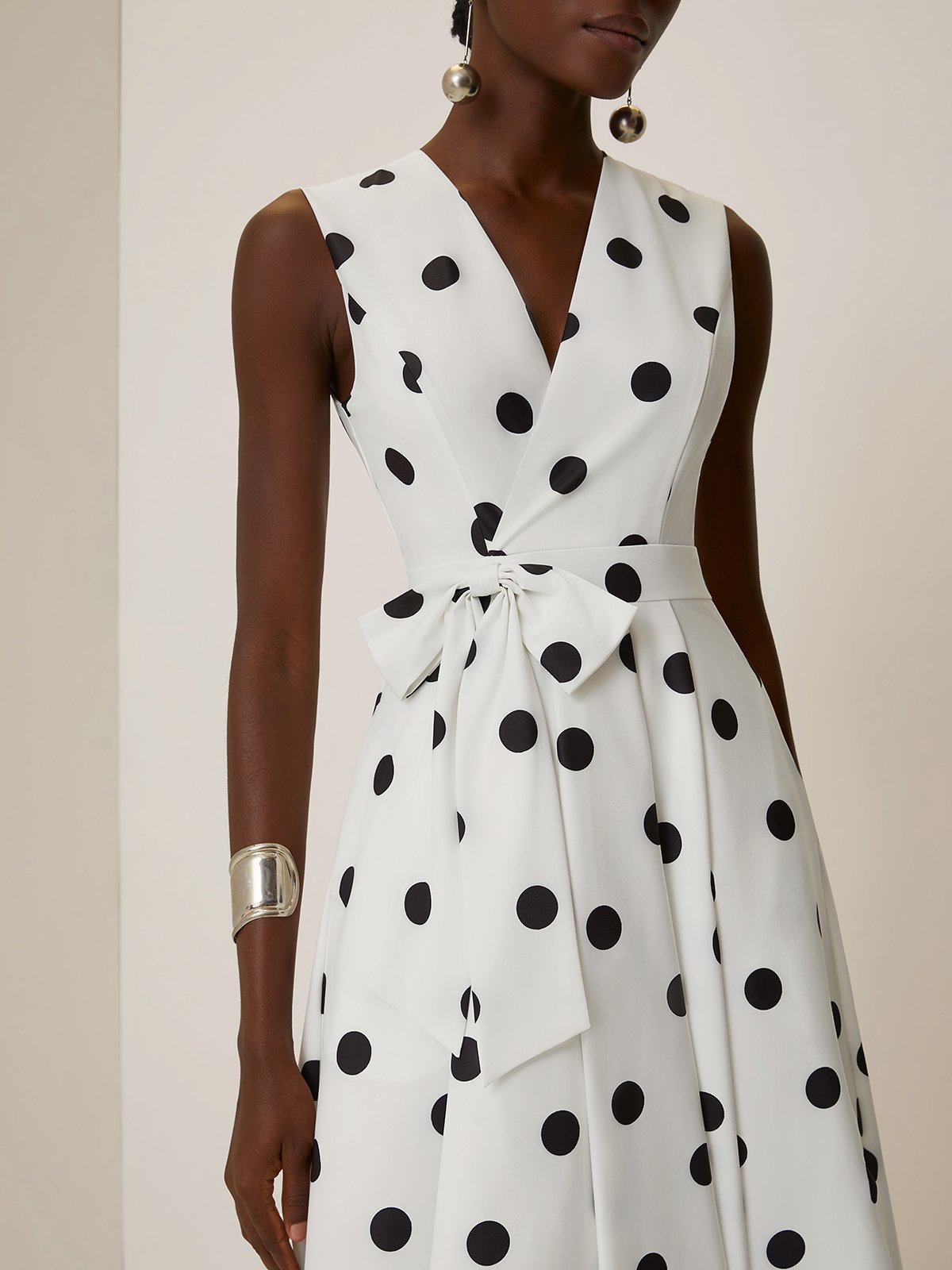 White Bow Classic V Neck Sleeveless A-Line Midi Dress