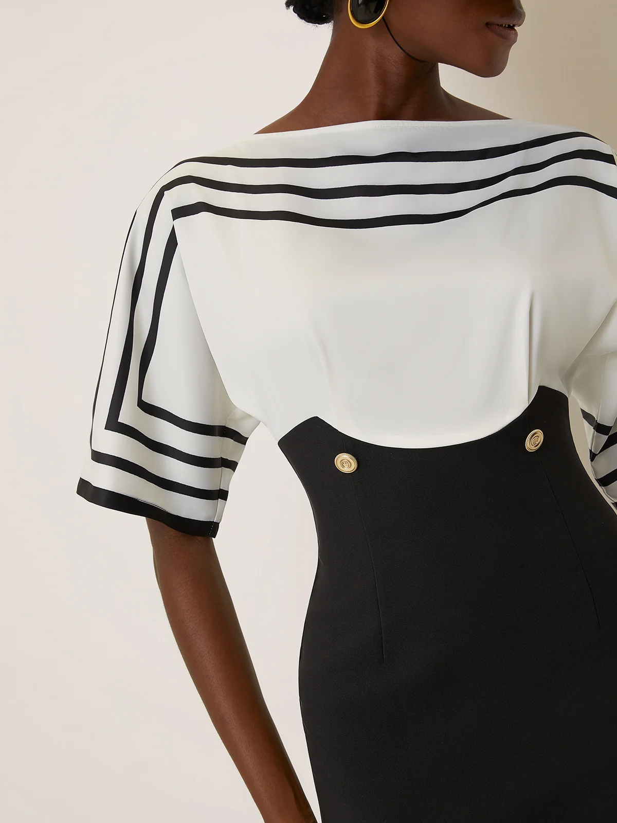 Black Buckle Classic Boat Neck Half Sleeve Sheath Midi Dress