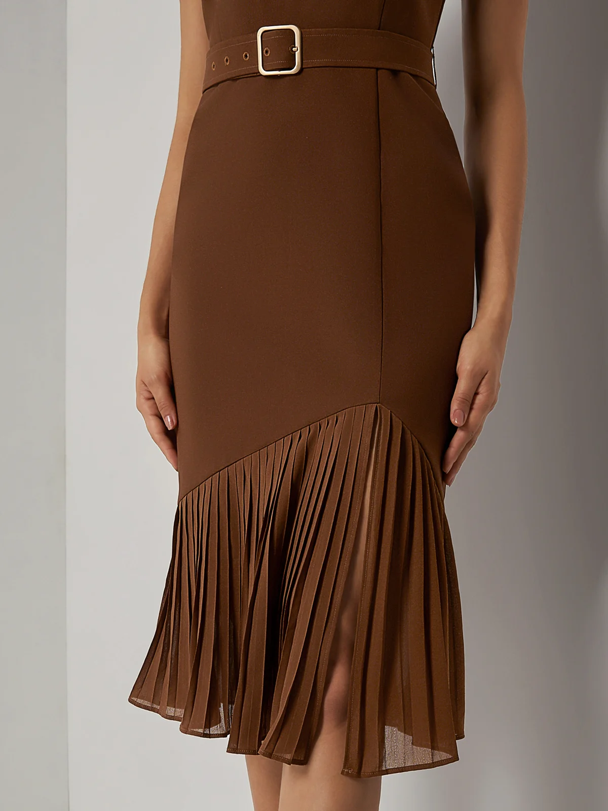 Brown Pleated Slit Classic Boat Neck Sleeveless Mermaid Midi Dress