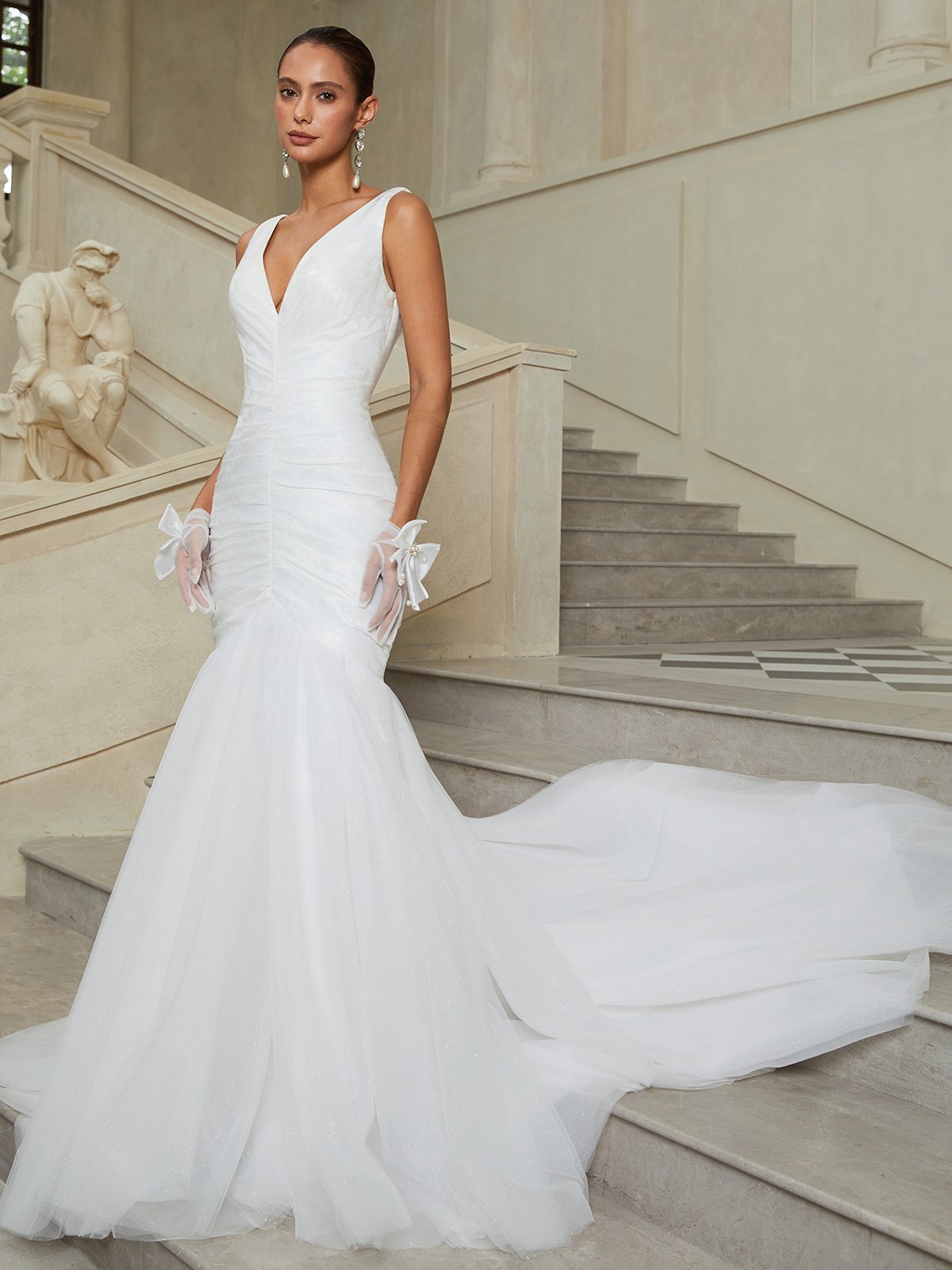 White Bridal/Wedding Dress V Neck Sleeveless Mermaid Gown Dress