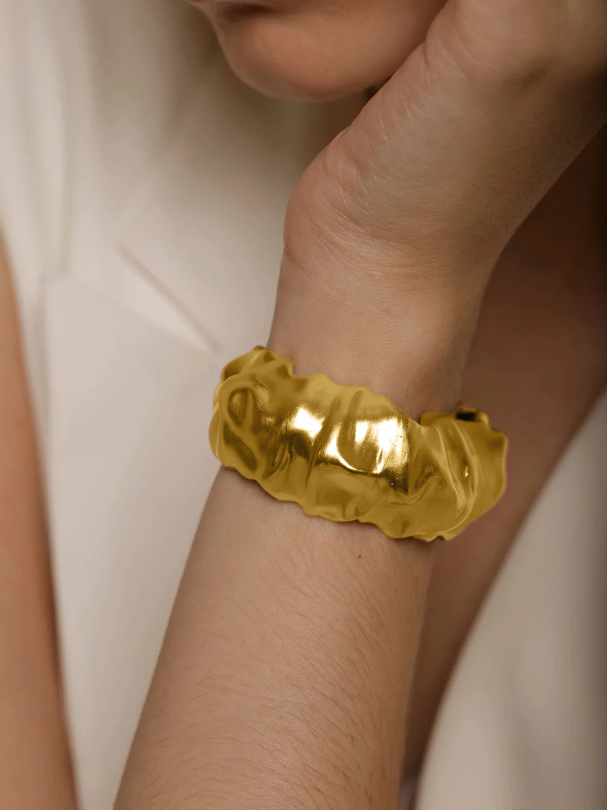 Irregular Pleated Design Bangle