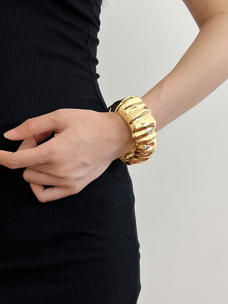 Irregular Pleated Design Bangle