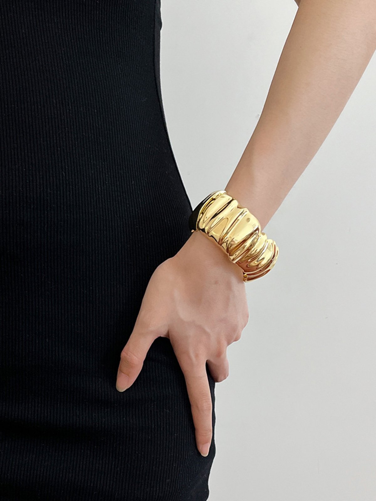 Irregular Pleated Design Bangle