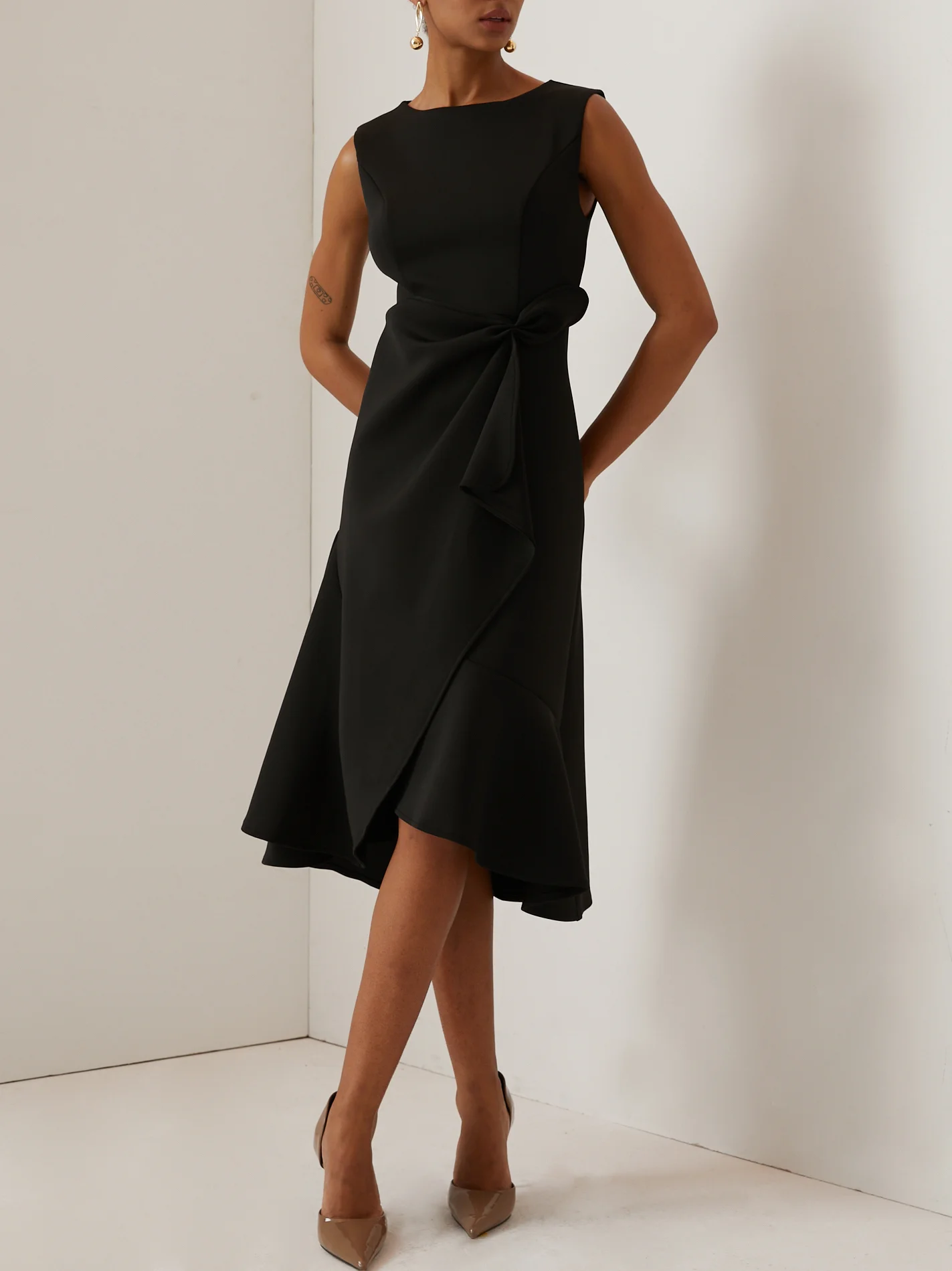 Red Sleeveless Midi Elegant A-line Dress with Waist Twist for Day-to-Night