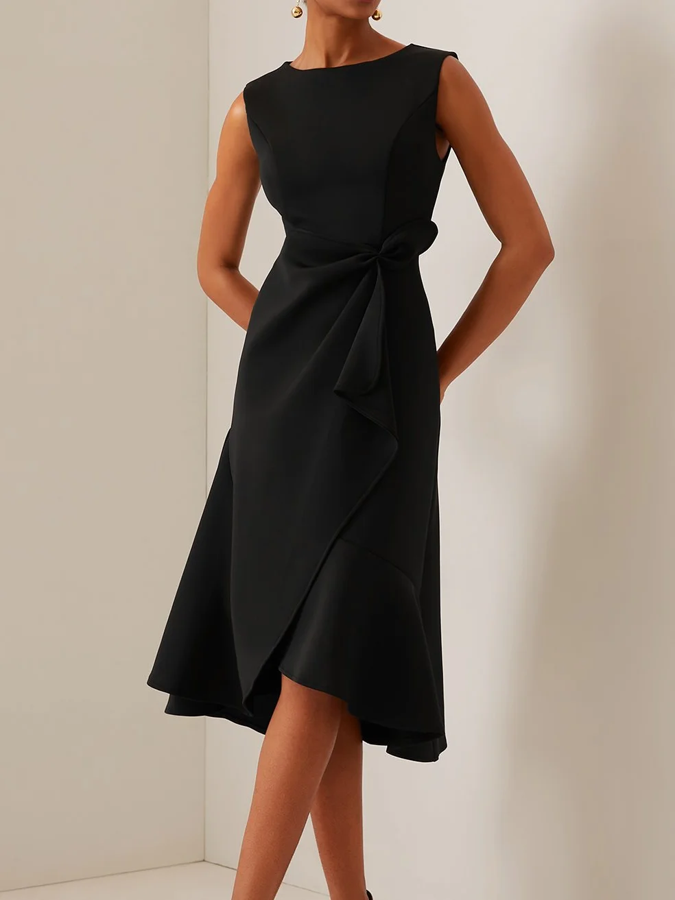 Black Sleeveless Midi Elegant A-line Dress with Waist Twist for Day-to-Night