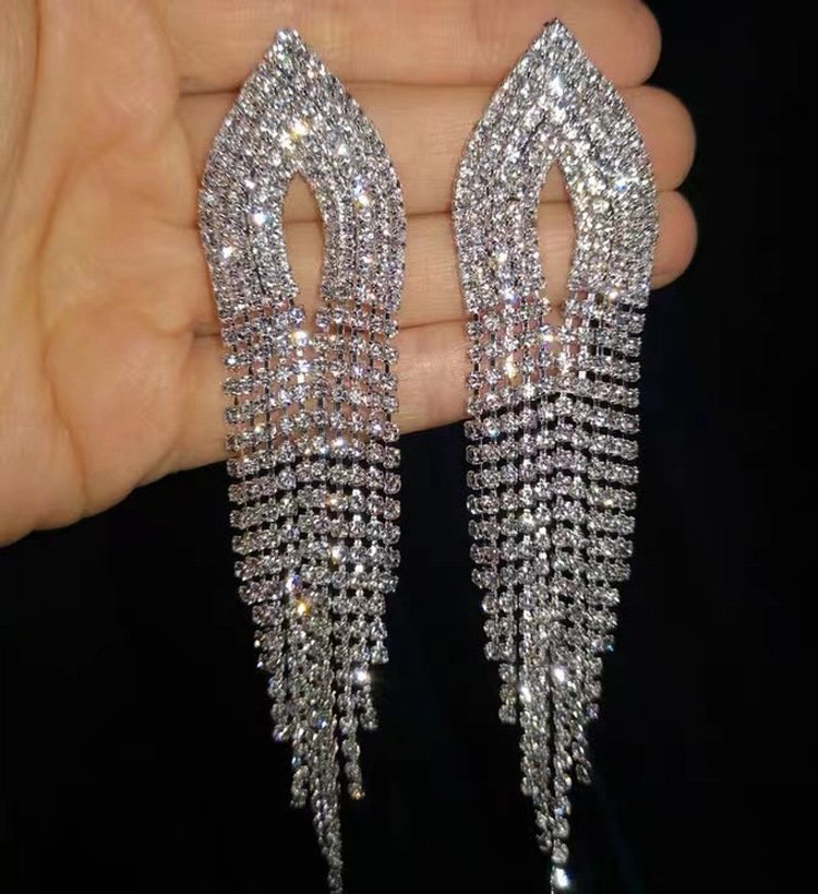 Plain All Season Urban Daily Dangle Rhinestone Earrings for Women