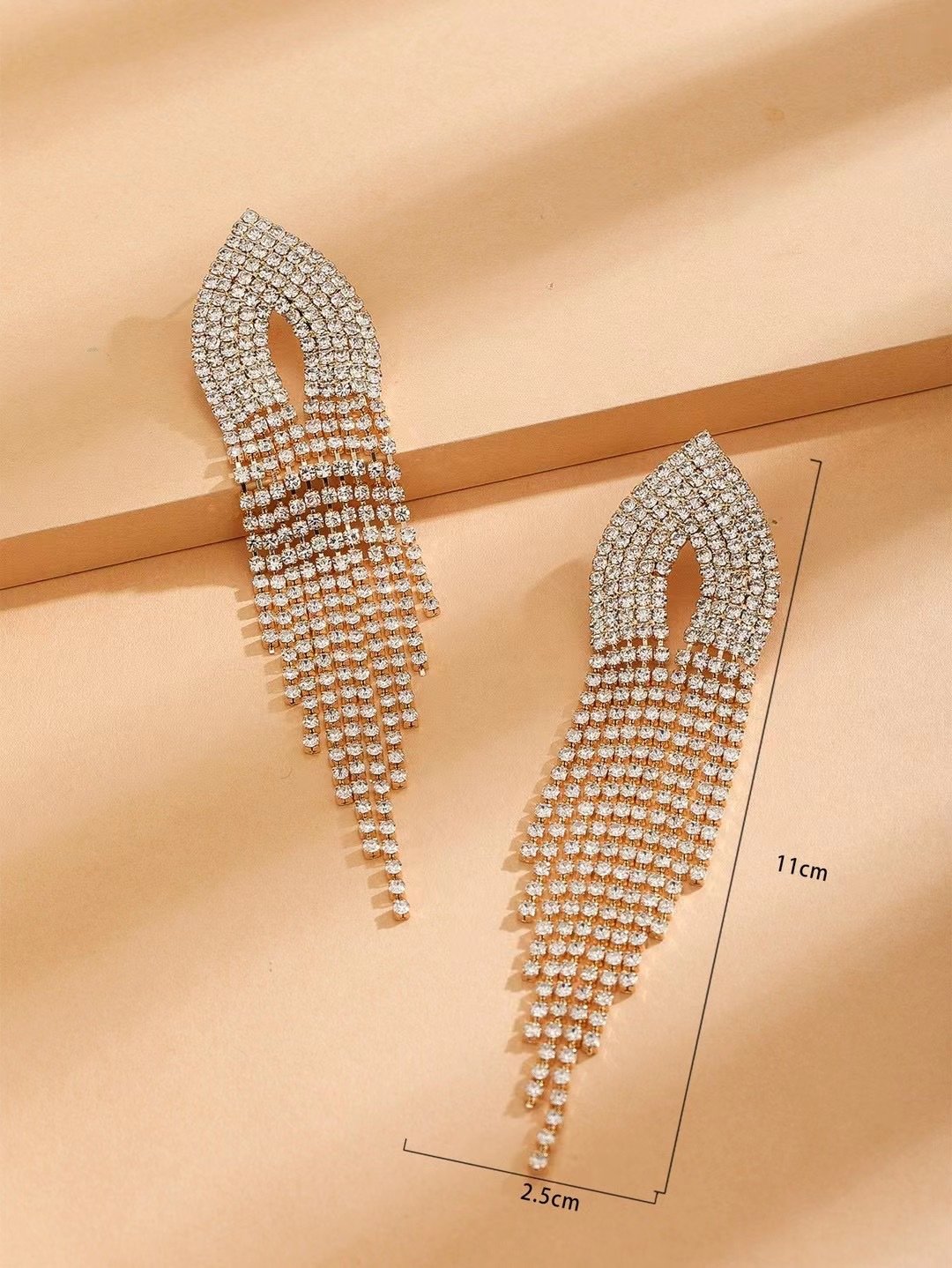 Plain All Season Urban Daily Dangle Rhinestone Earrings for Women