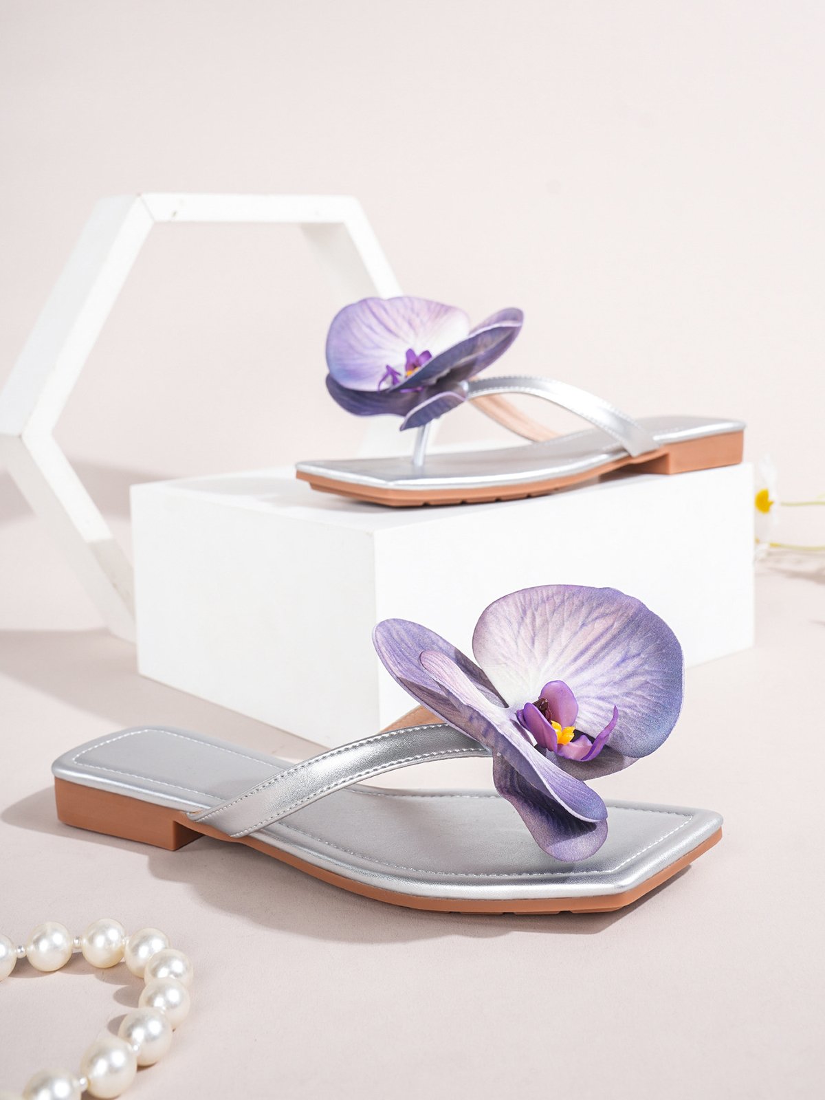 Elegant Imitation Phalaenopsis Flip-flop Sandals