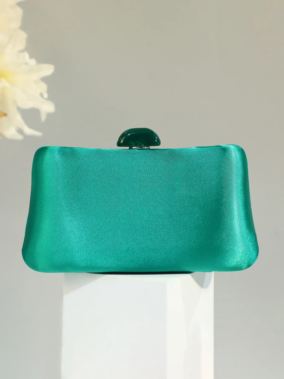 Elegant Satin Clutch Bag with Detachable Crossbody Strap