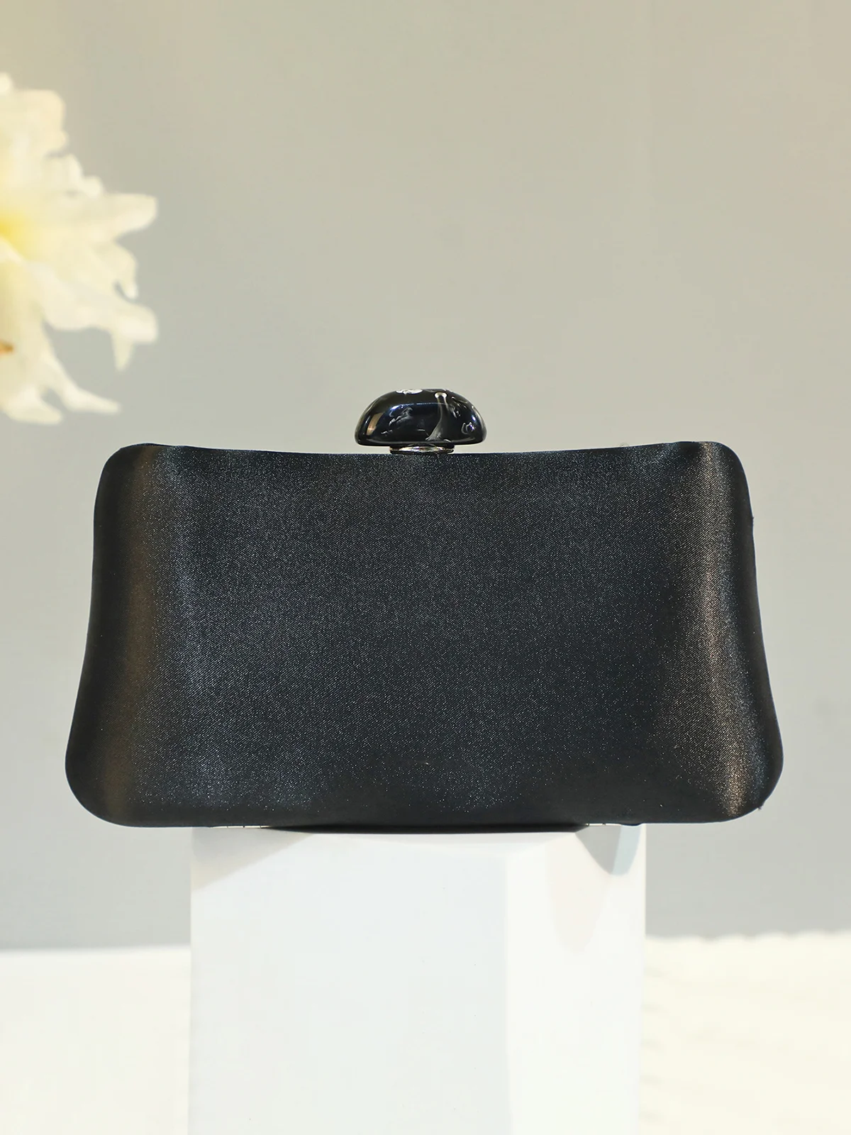 Elegant Satin Clutch Bag with Detachable Crossbody Strap