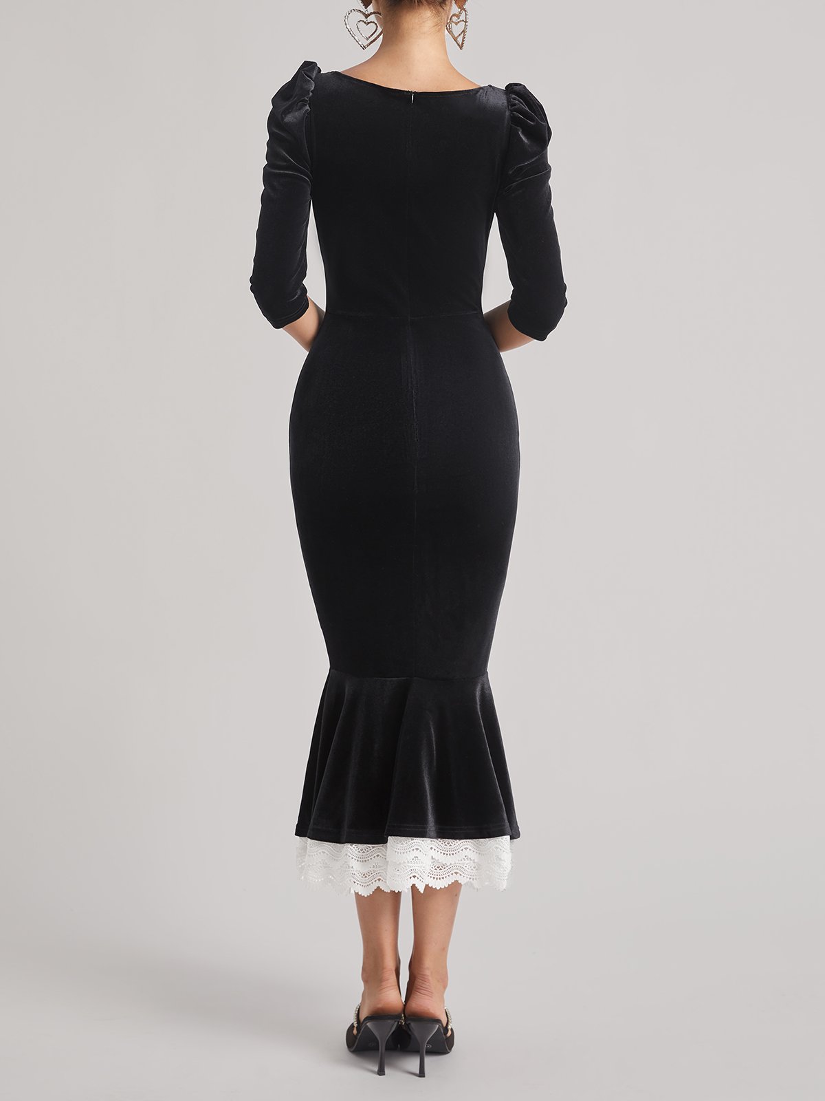 Velvet Black Lace Sweetheart Neckline Long Sleeve Knee Length Dress