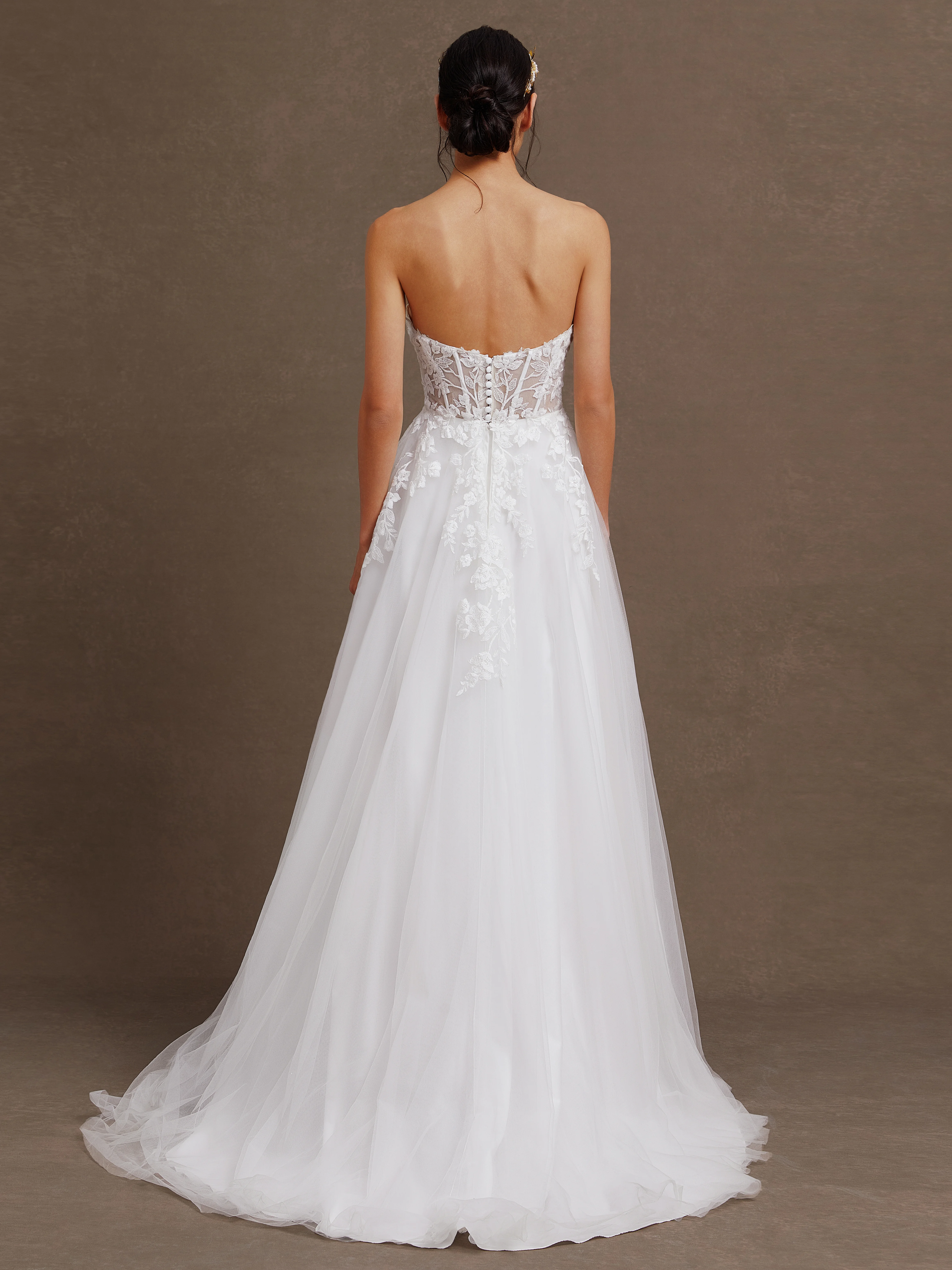 White Lace Wedding Dress Strapless Sleeveless A-Line Gown