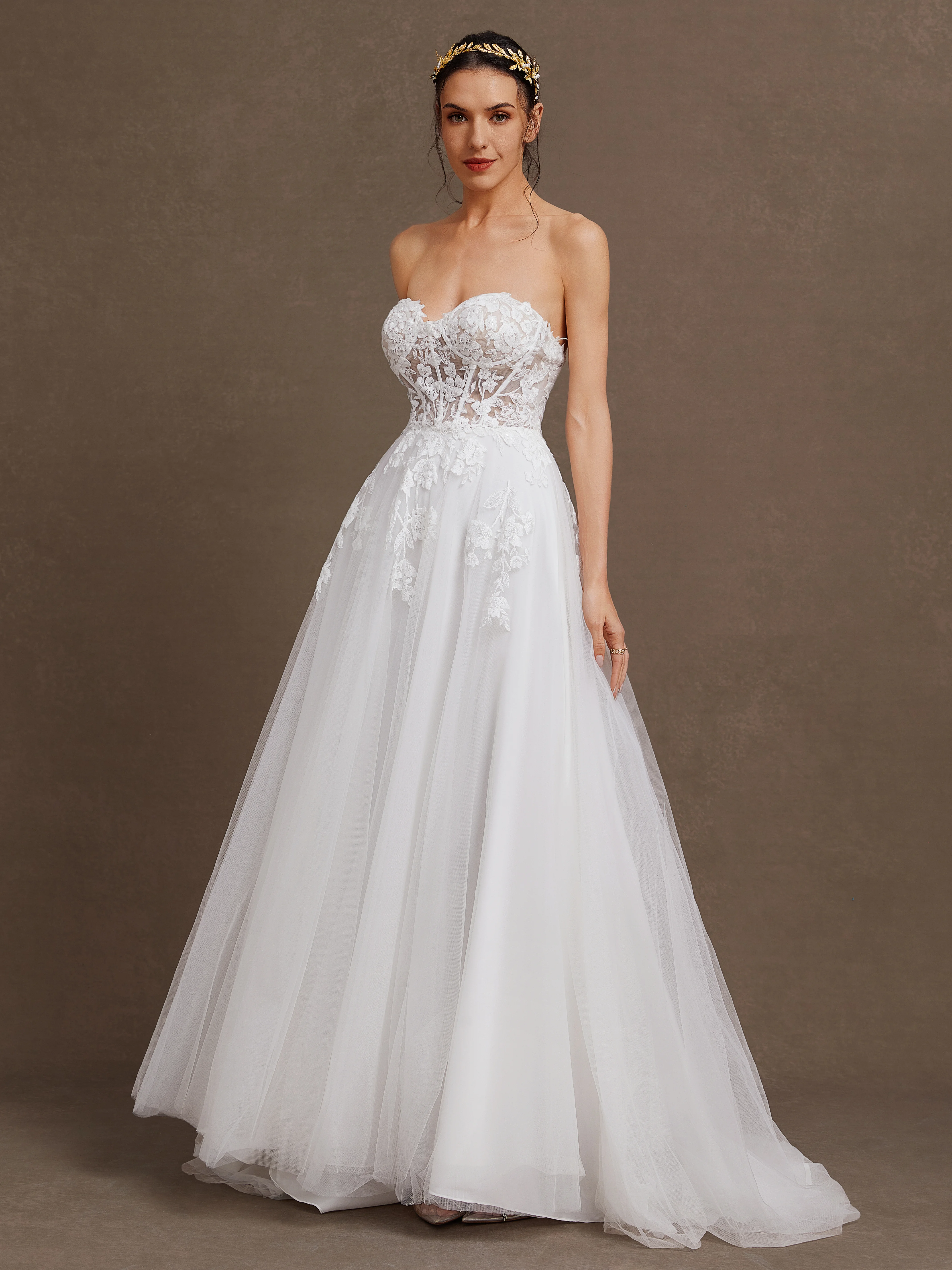 White Lace Wedding Dress Strapless Sleeveless A-Line Gown