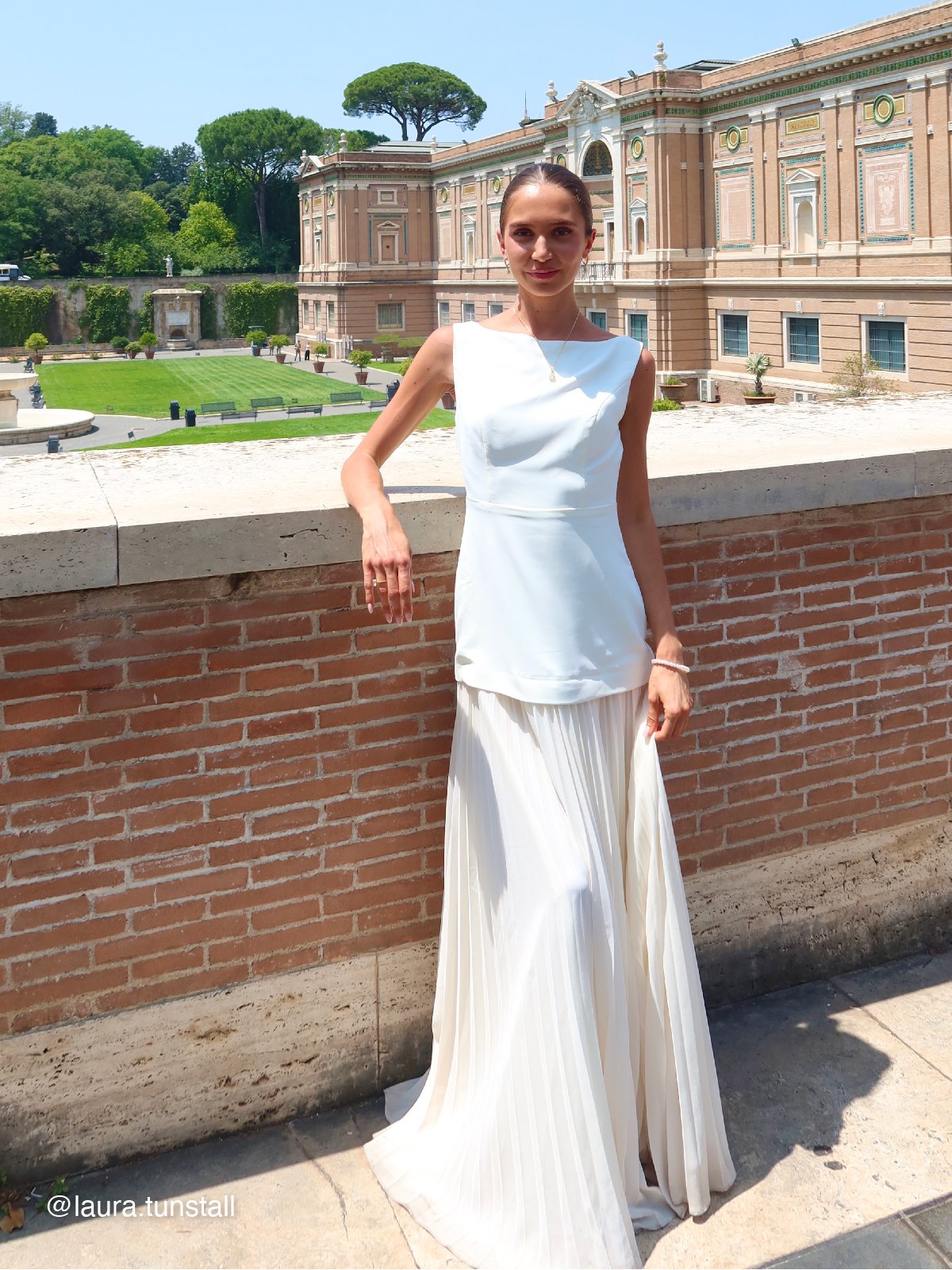 Off White Pleated Classic Boat Neck Sleeveless A-Line Maxi Dress