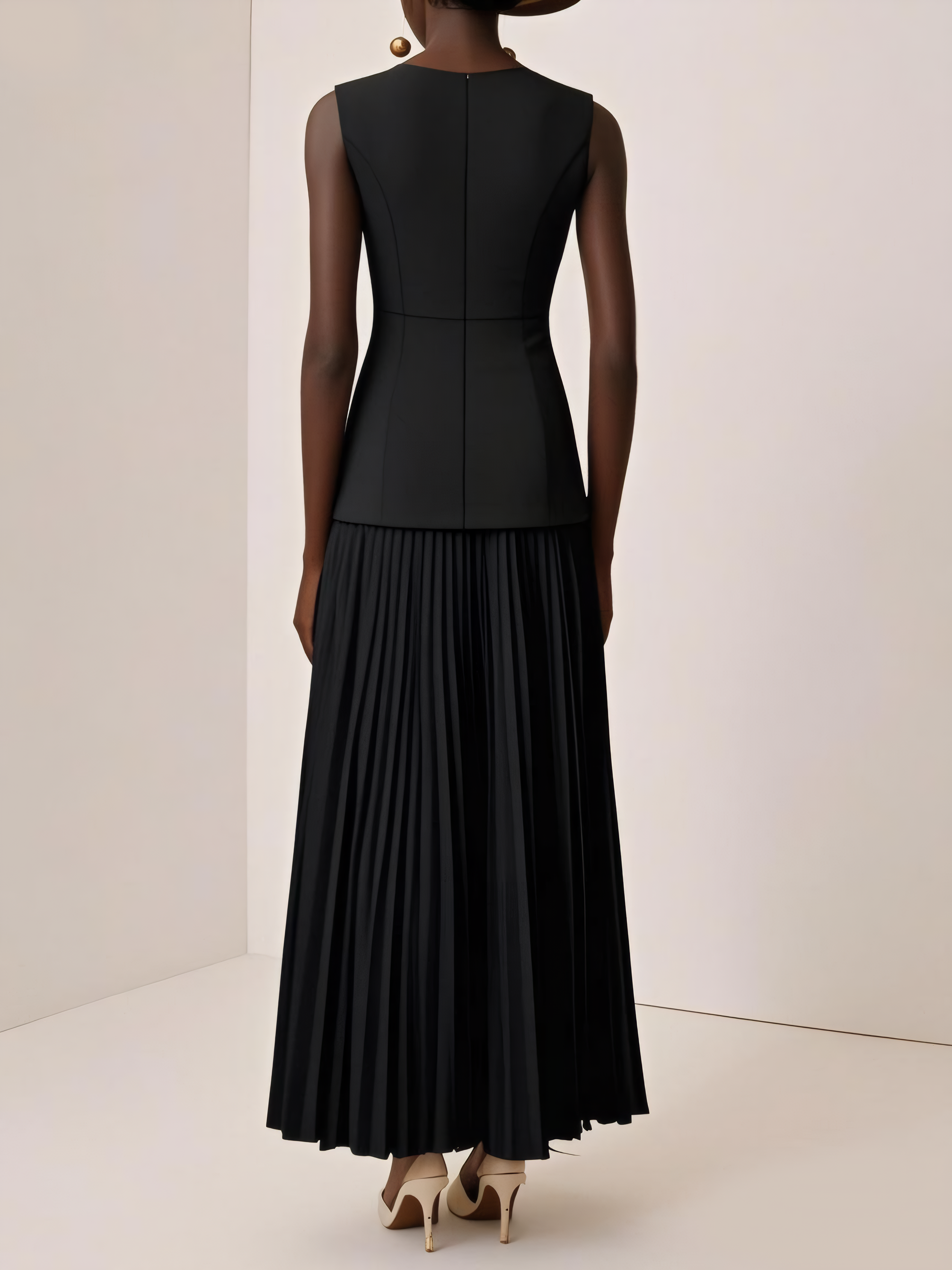 Off White Pleated Classic Boat Neck Sleeveless A-Line Gown Dress