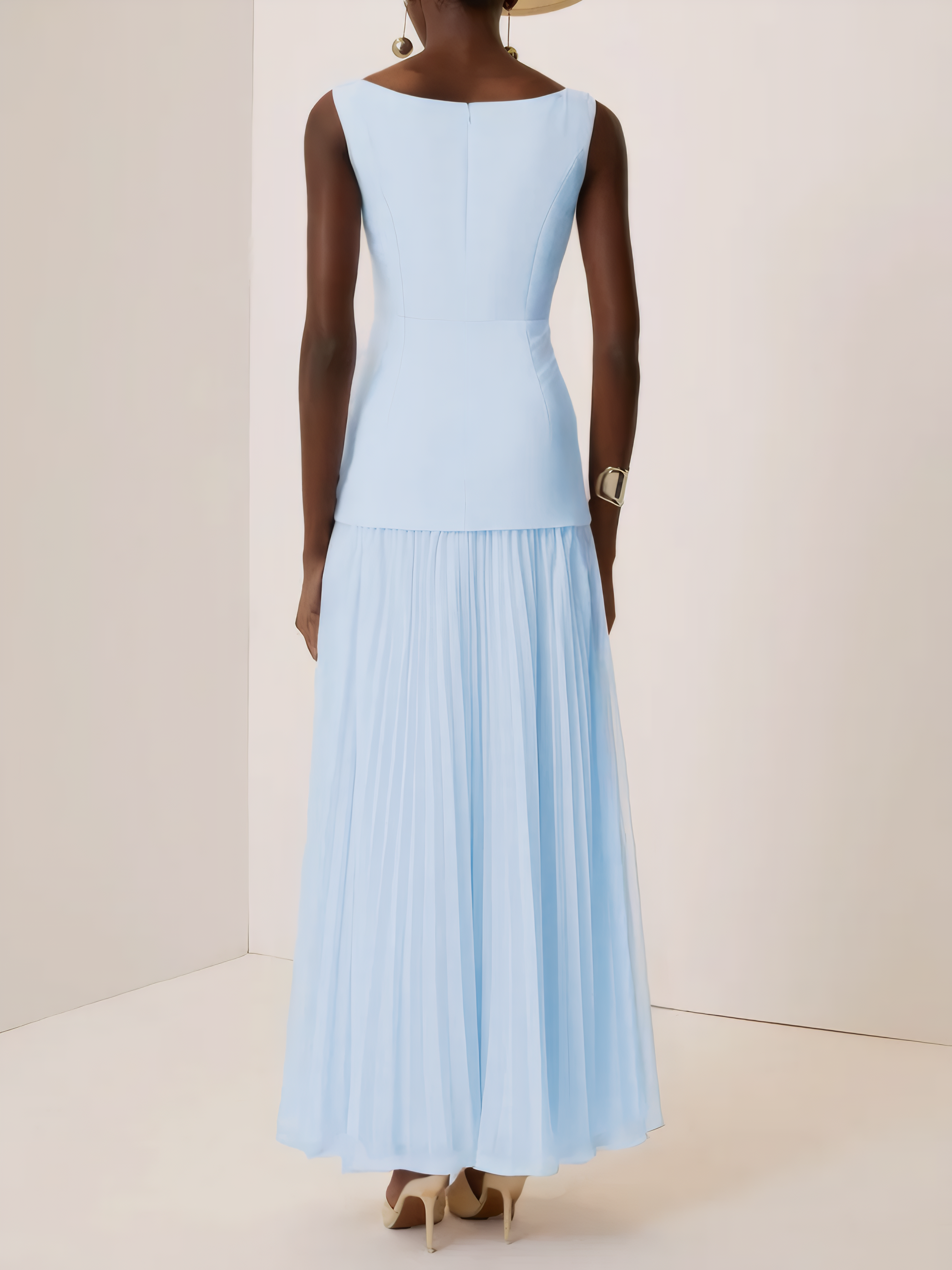 Off White Pleated Classic Boat Neck Sleeveless A-Line Gown Dress
