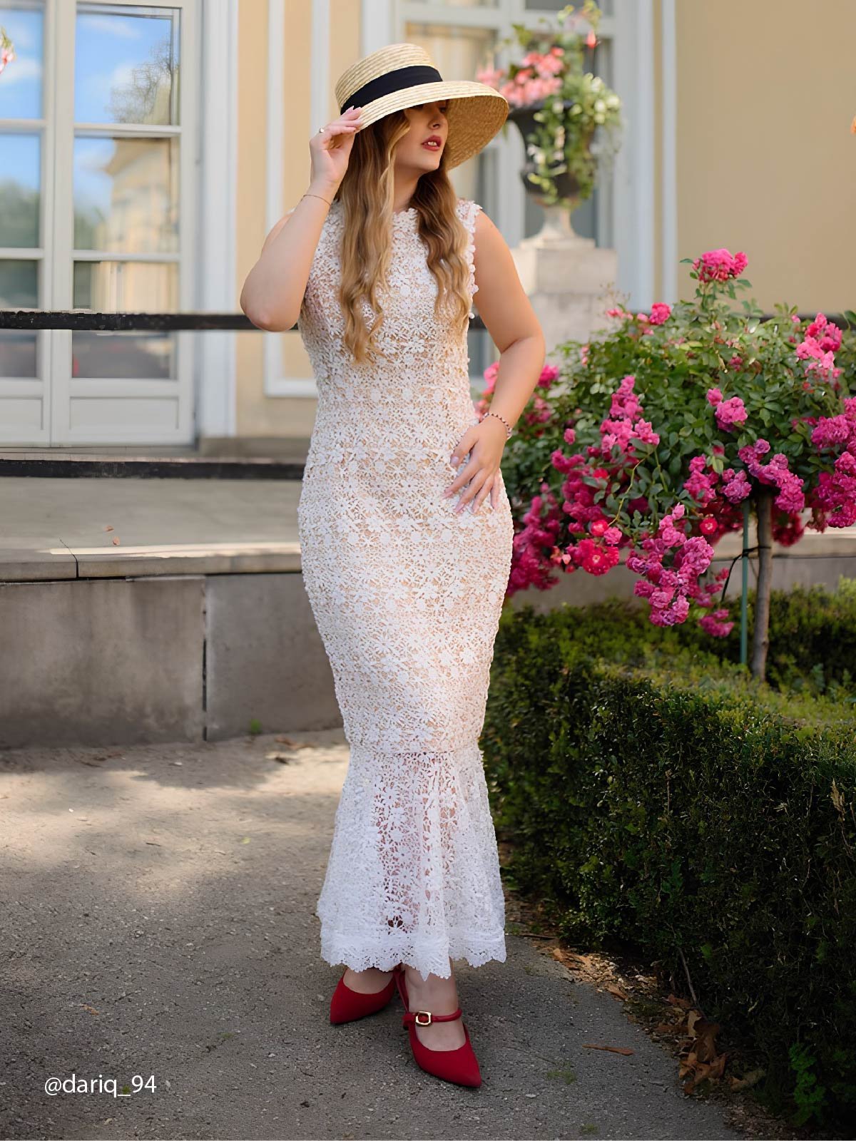 White Lace Crew Neck Sleeveless Mermaid Maxi Dress
