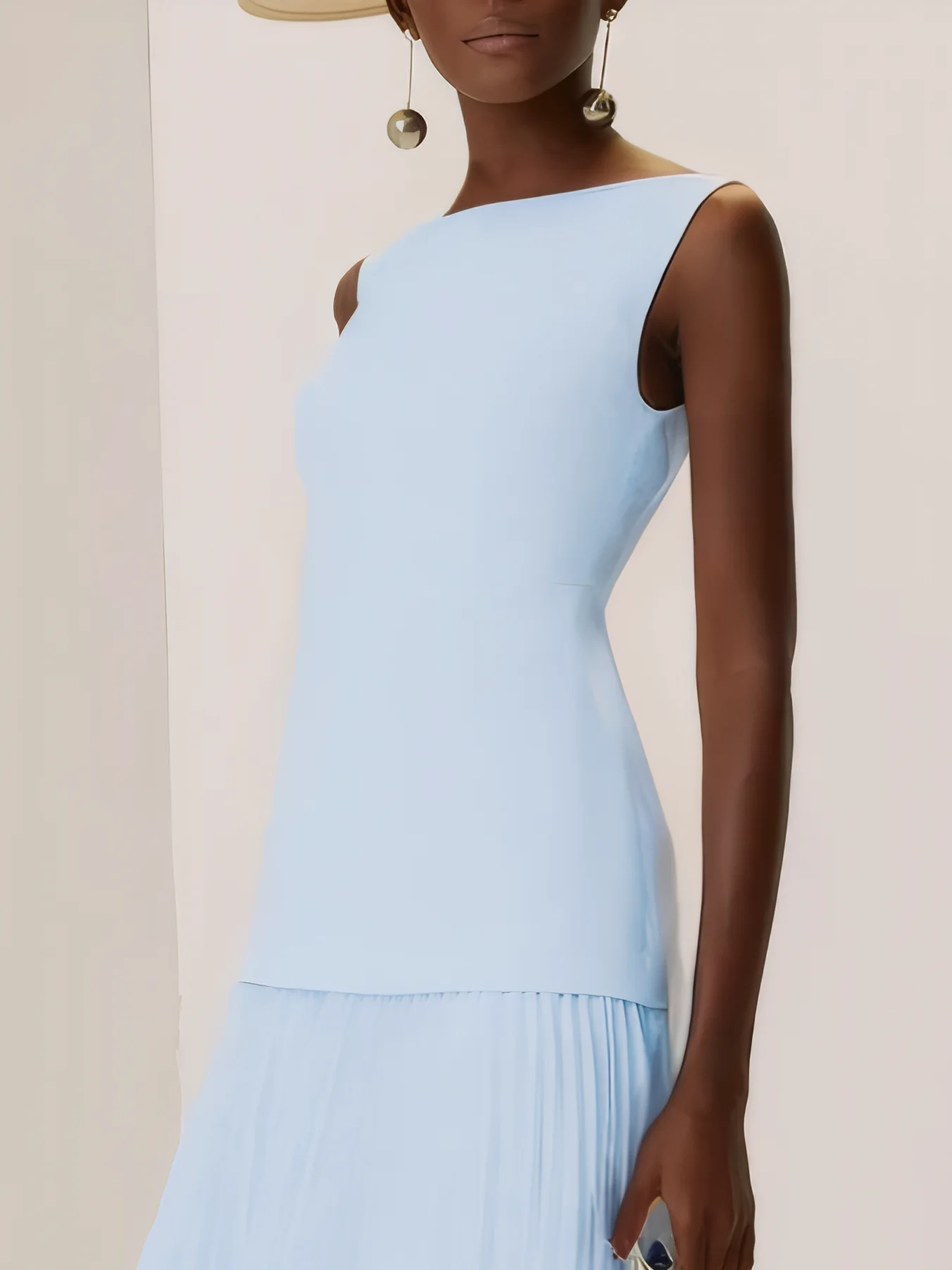Off White Pleated Classic Boat Neck Sleeveless A-Line Gown Dress