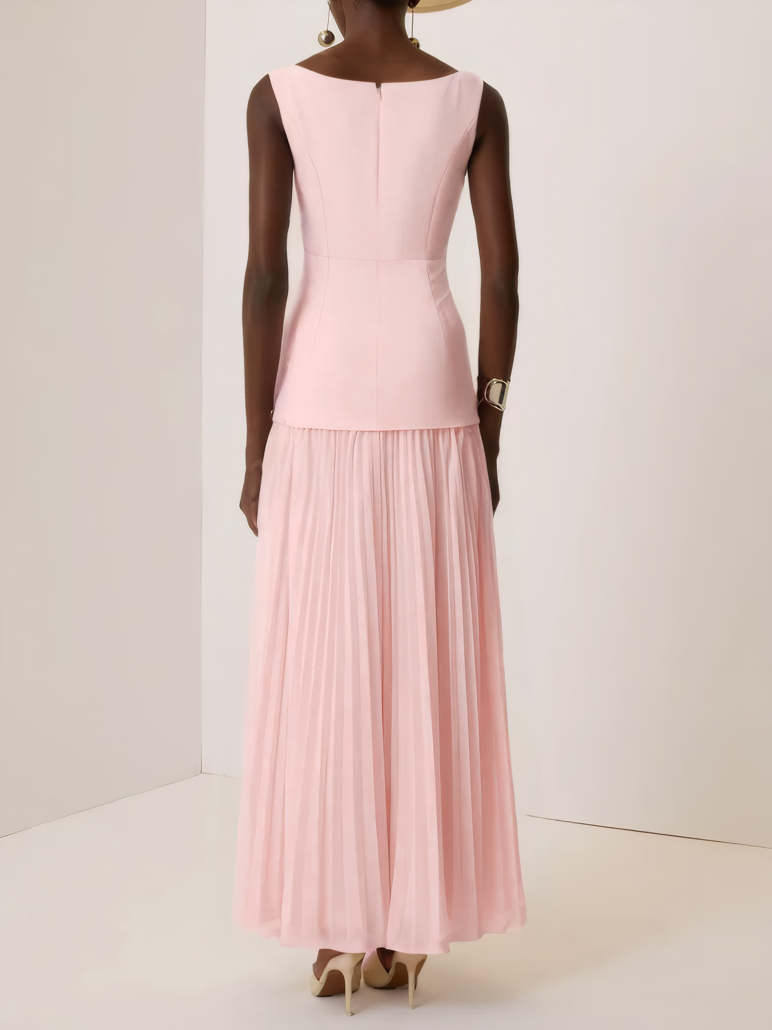 Off White Pleated Classic Boat Neck Sleeveless A-Line Gown Dress