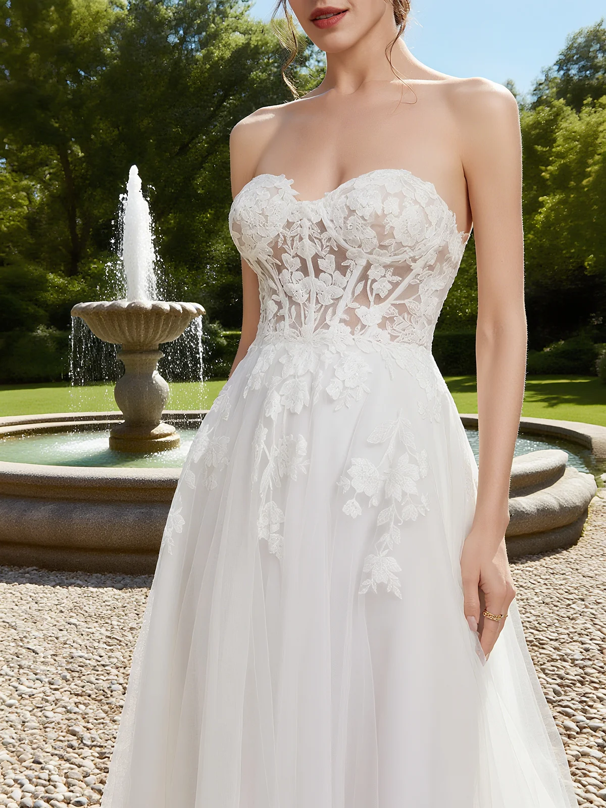 White Lace Bridal/Wedding Dress Strapless Sleeveless A-Line Gown