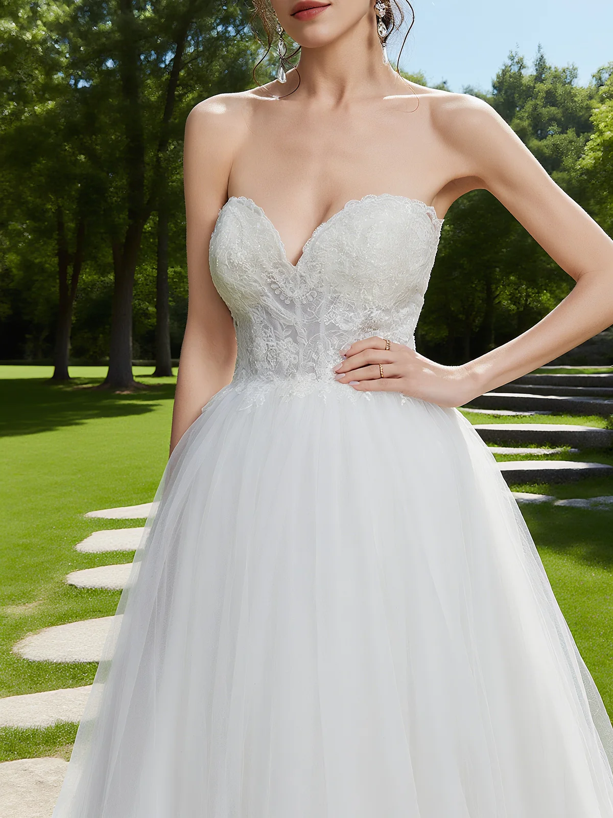 White Mesh Bridal/Wedding Dress Strapless Sleeveless A-Line Gown