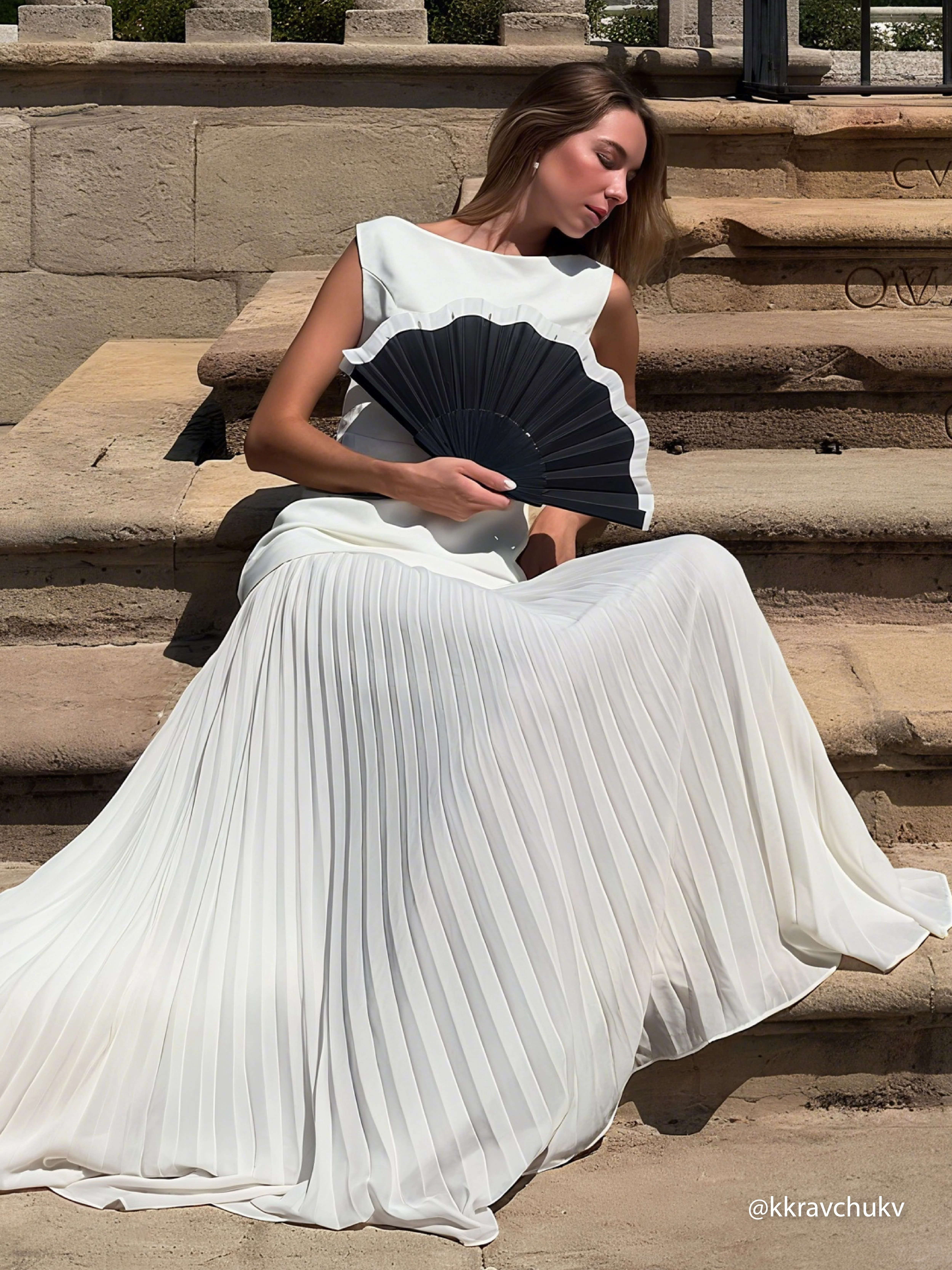 Off White Pleated Classic Boat Neck Sleeveless A-Line Maxi Dress