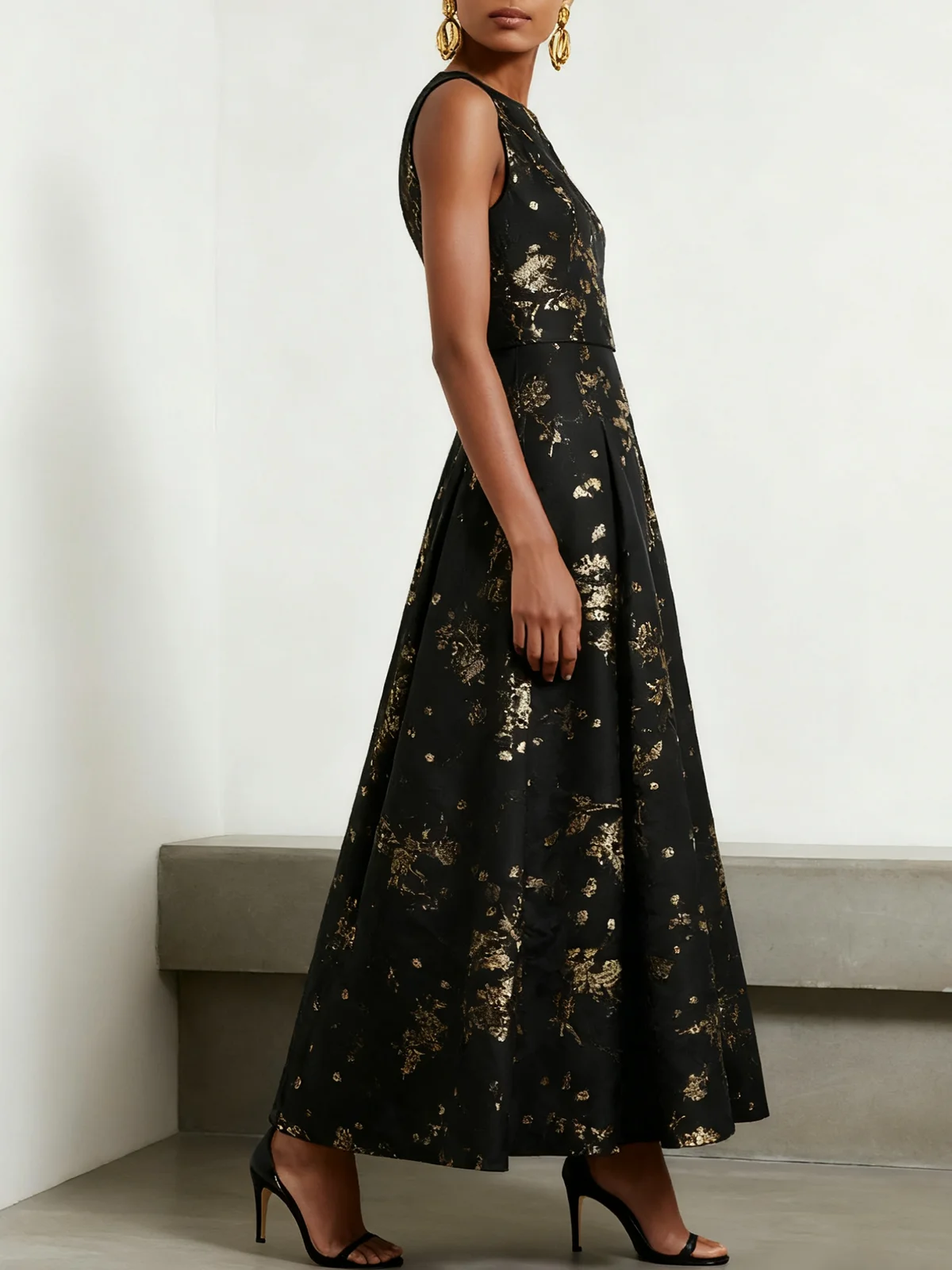 Black Stamped Bronzing Satin Crew Neck Sleeveless A-Line Maxi Dress