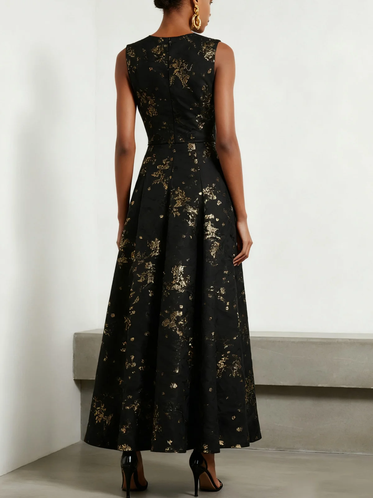 Black Stamped Bronzing Satin Crew Neck Sleeveless A-Line Maxi Dress