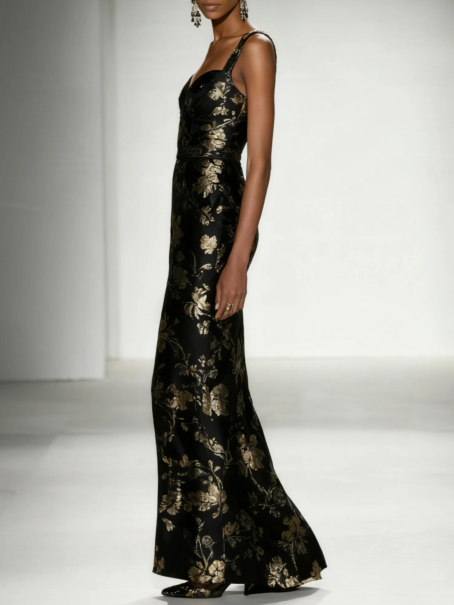 Black Stamped Bronzing Satin Sweetheart Neckline Sleeveless Sheath Maxi Dress
