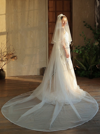 Main Wedding Dress Is Long Double layered 3 meter long Train Voluminous Bridal Veil That Covers Face