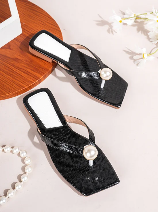 Elegant Imitation Pearl Embossed Flip-flop Sandals