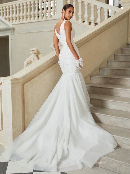 White Bridal/Wedding Dress V Neck Sleeveless Mermaid Gown Dress